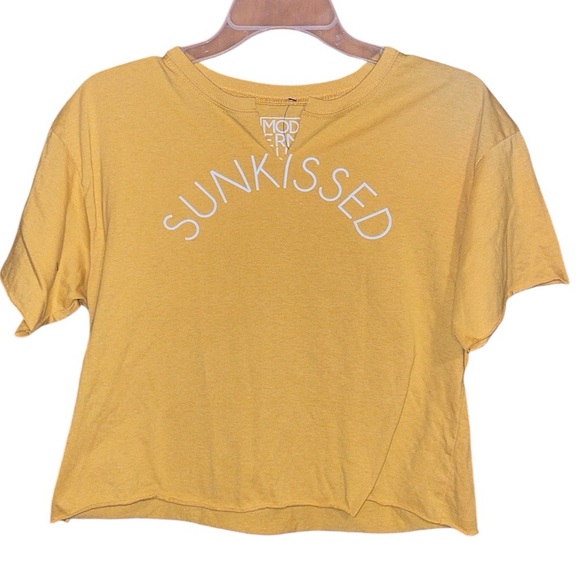 •MODERN LUX•"SUNKISSED" MUSTARD SPLIT SCOOPNECK RAW EDGE TRIM TOP SIZE MEDIUM - Picture 1 of 7